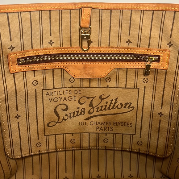 Louis Vuitton Neverfull MM monogram beige interior - Picture 9 of 16